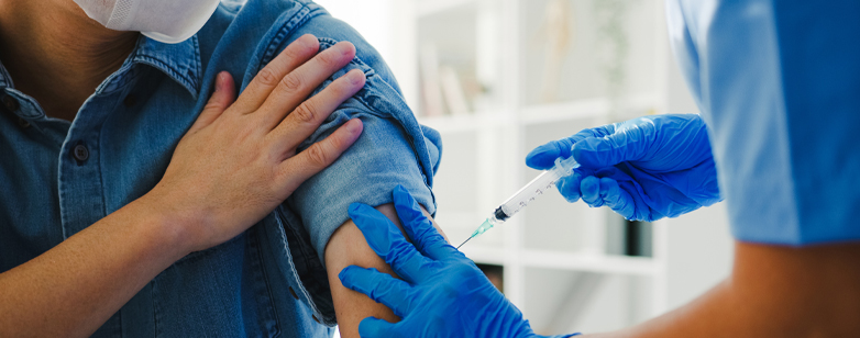  تزریق واکسن کرونا به منظور پیشگیری از این بیماری ضروری است