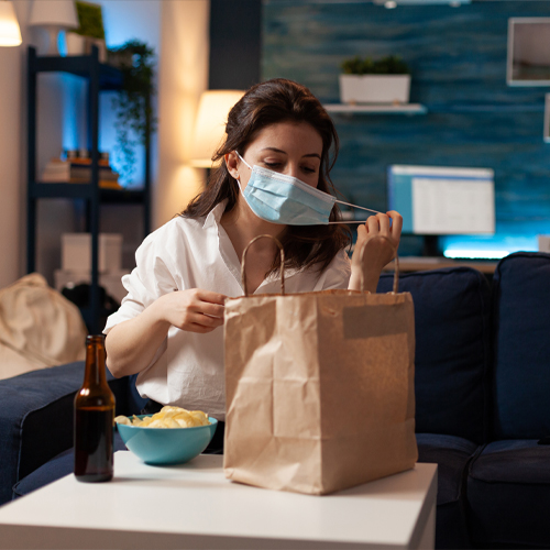  قرنطینه کرونا، مصرف فست‌فود در کشور را کاهش داد