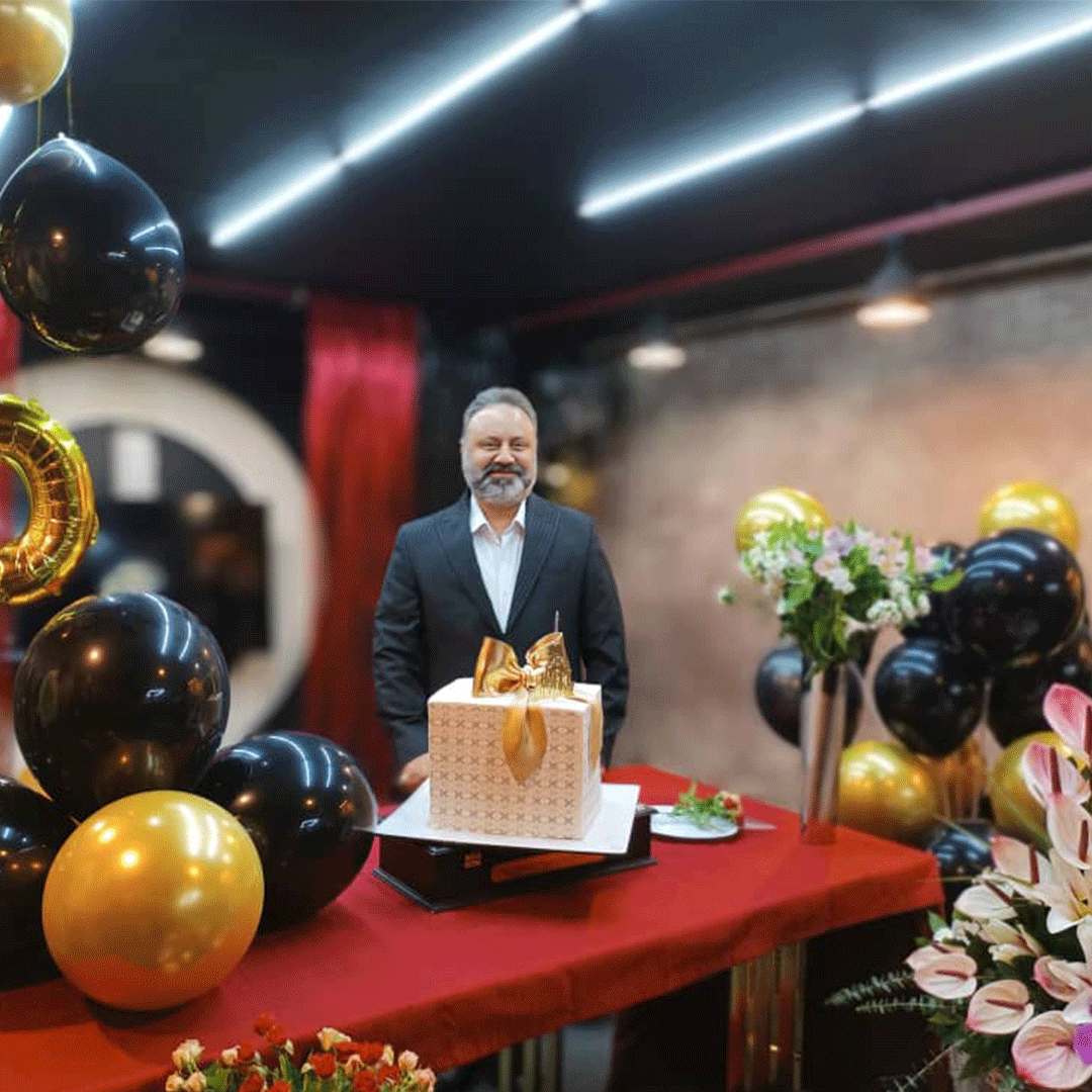 زادروز تولد مدیرعامل شرکت داروگسترنخبگان